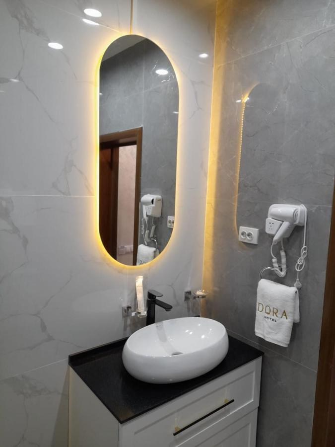 Dora Hotel Tsjimkent Eksteriør bilde