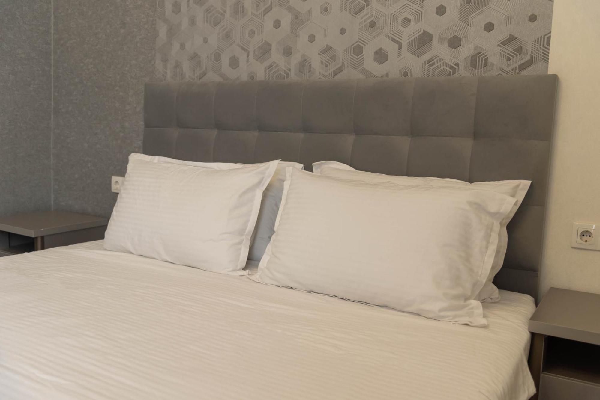 Dora Hotel Tsjimkent Eksteriør bilde